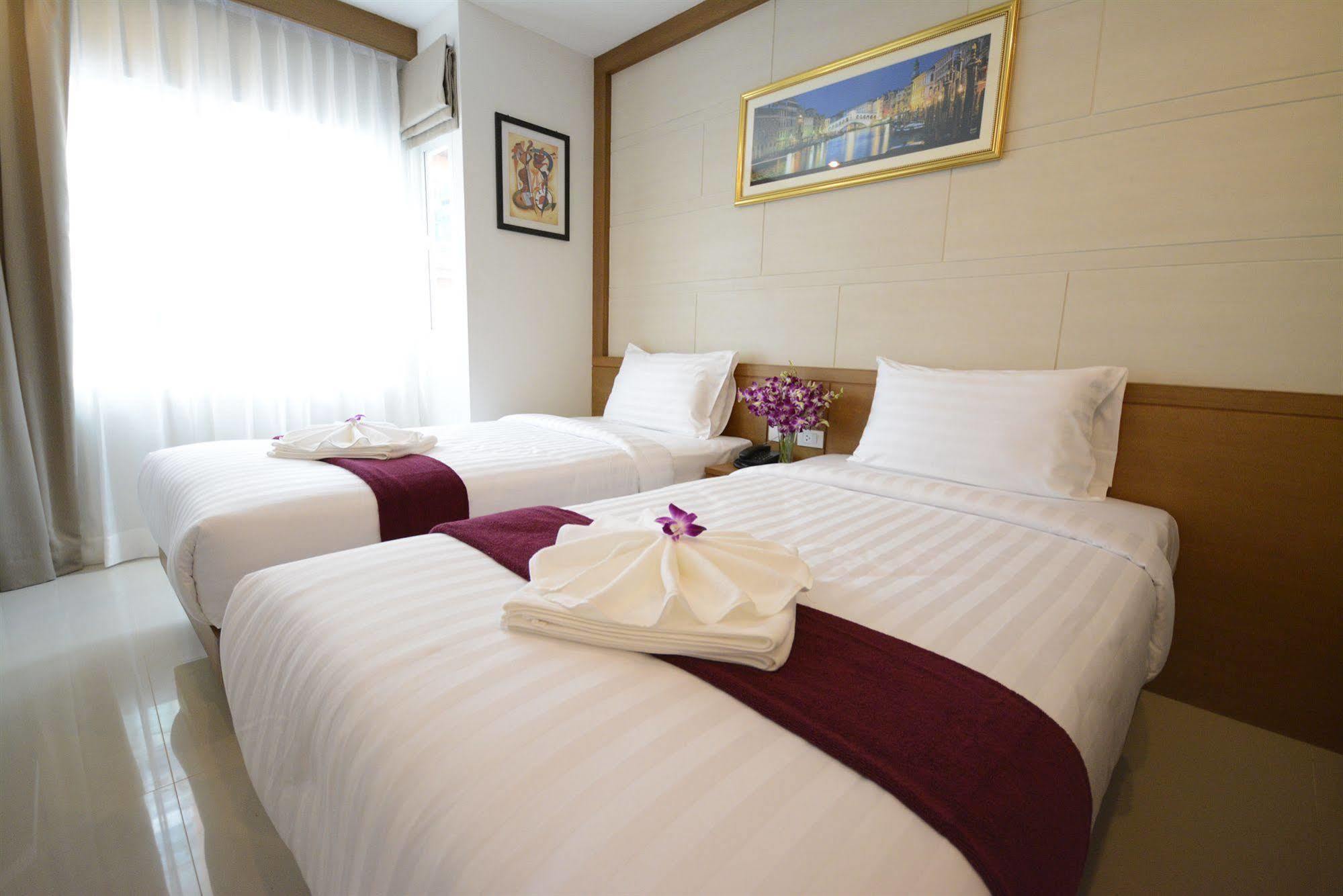 The Patong Center Hotel Phuket Exterior photo