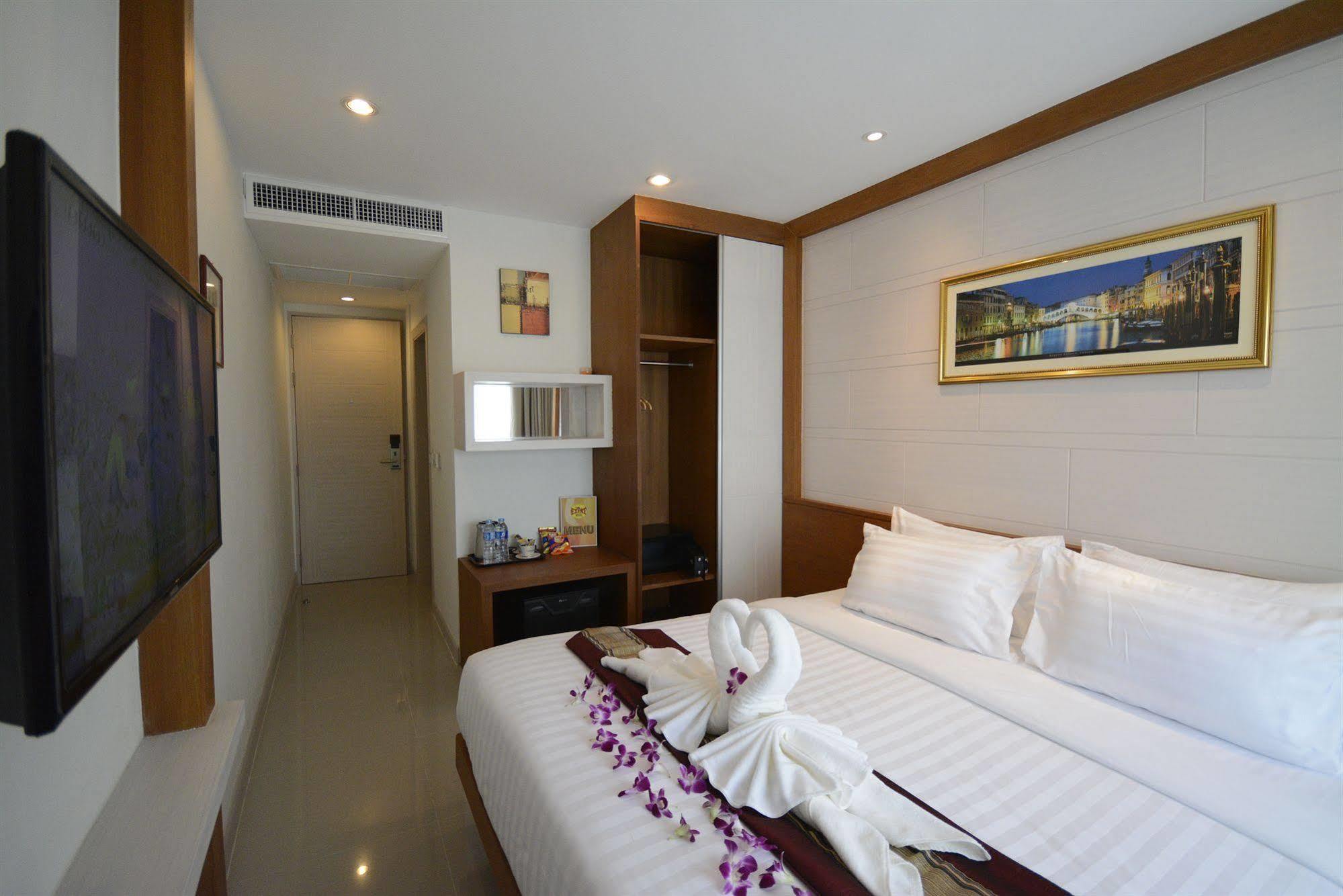 The Patong Center Hotel Phuket Exterior photo