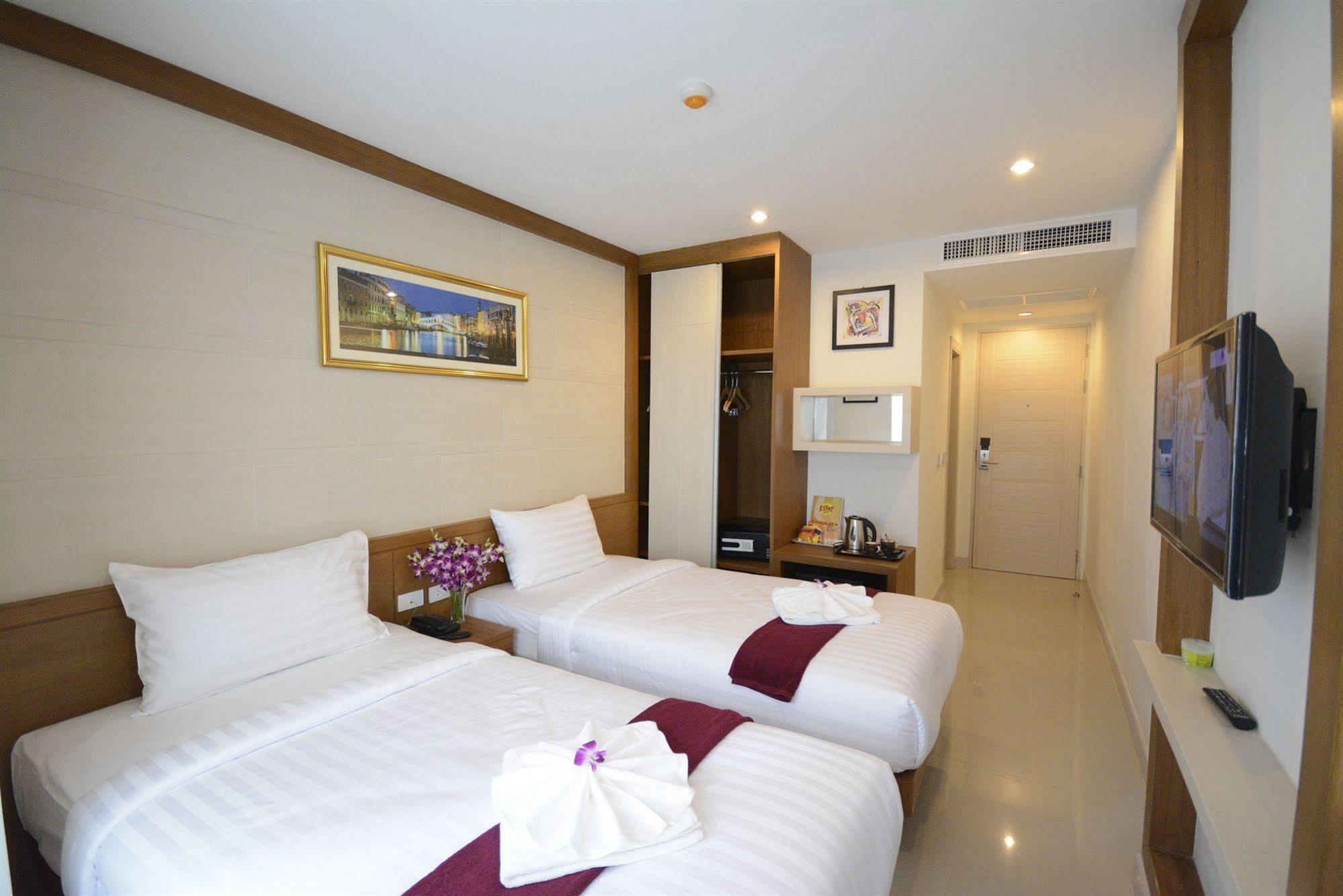 The Patong Center Hotel Phuket Exterior photo