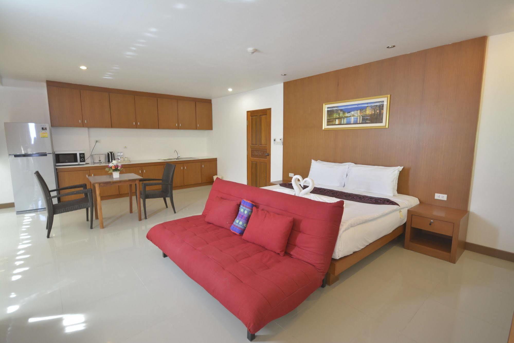 The Patong Center Hotel Phuket Exterior photo